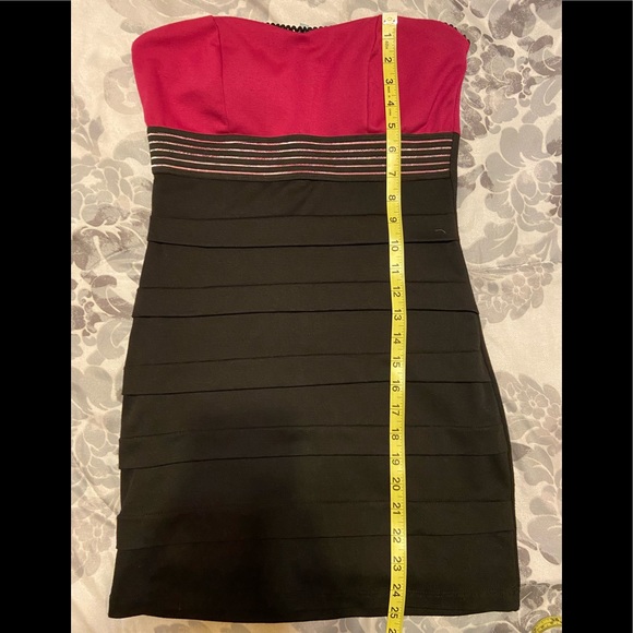 Short dress - Picture 5 of 6